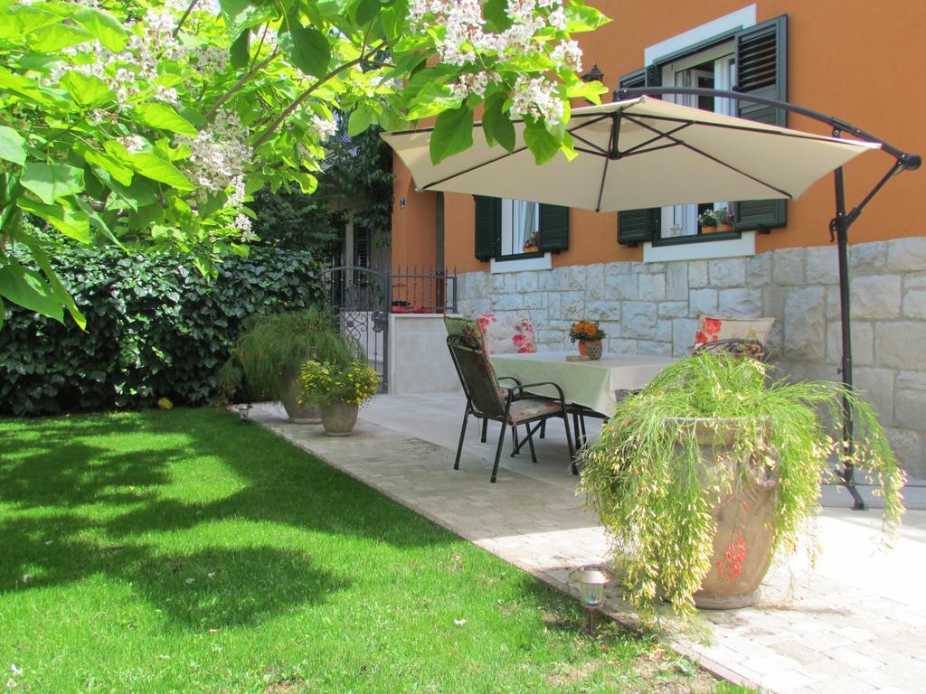 Apartment Bacvice Holiday With Free Parking Сплит Екстериор снимка