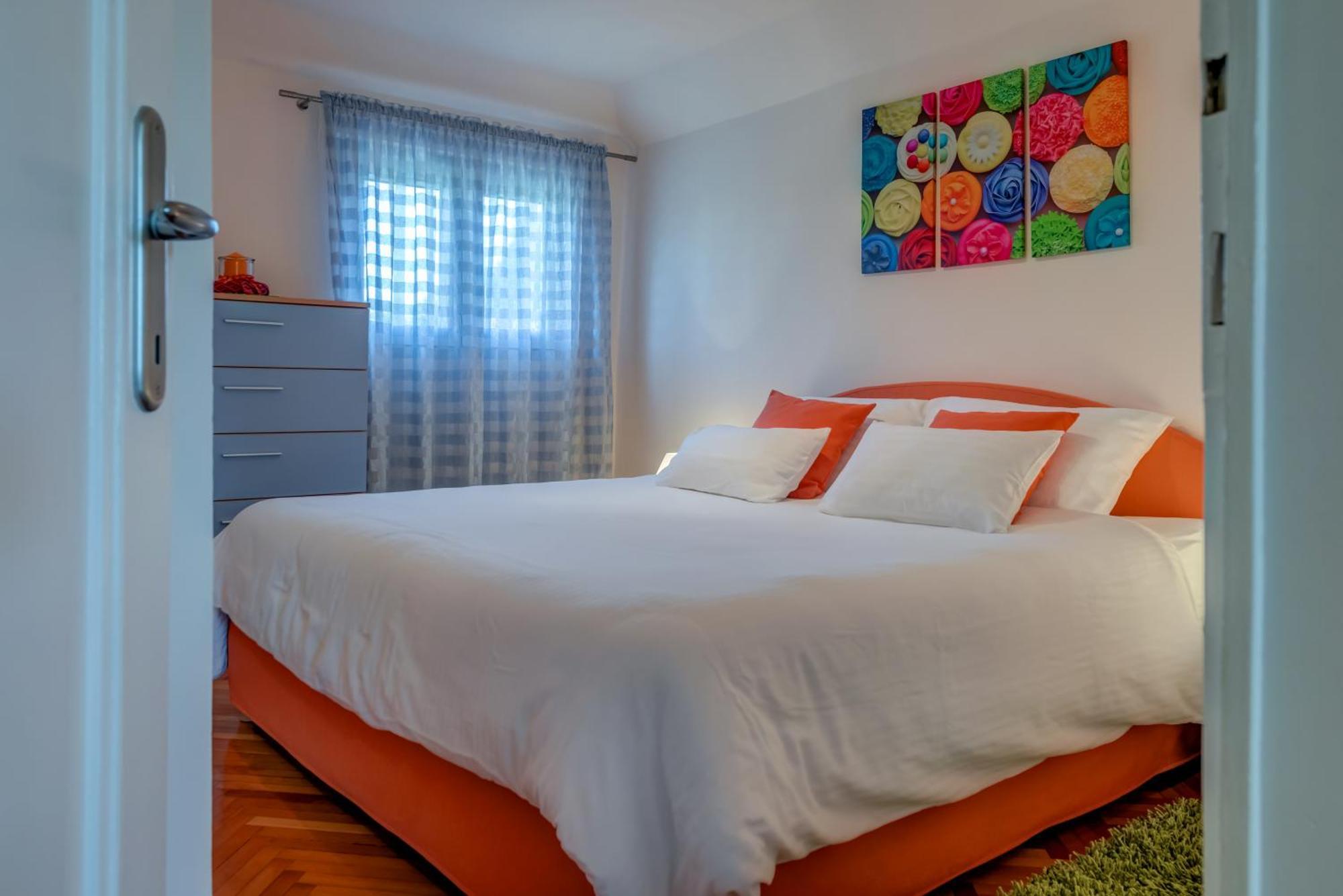 Apartment Bacvice Holiday With Free Parking Сплит Екстериор снимка