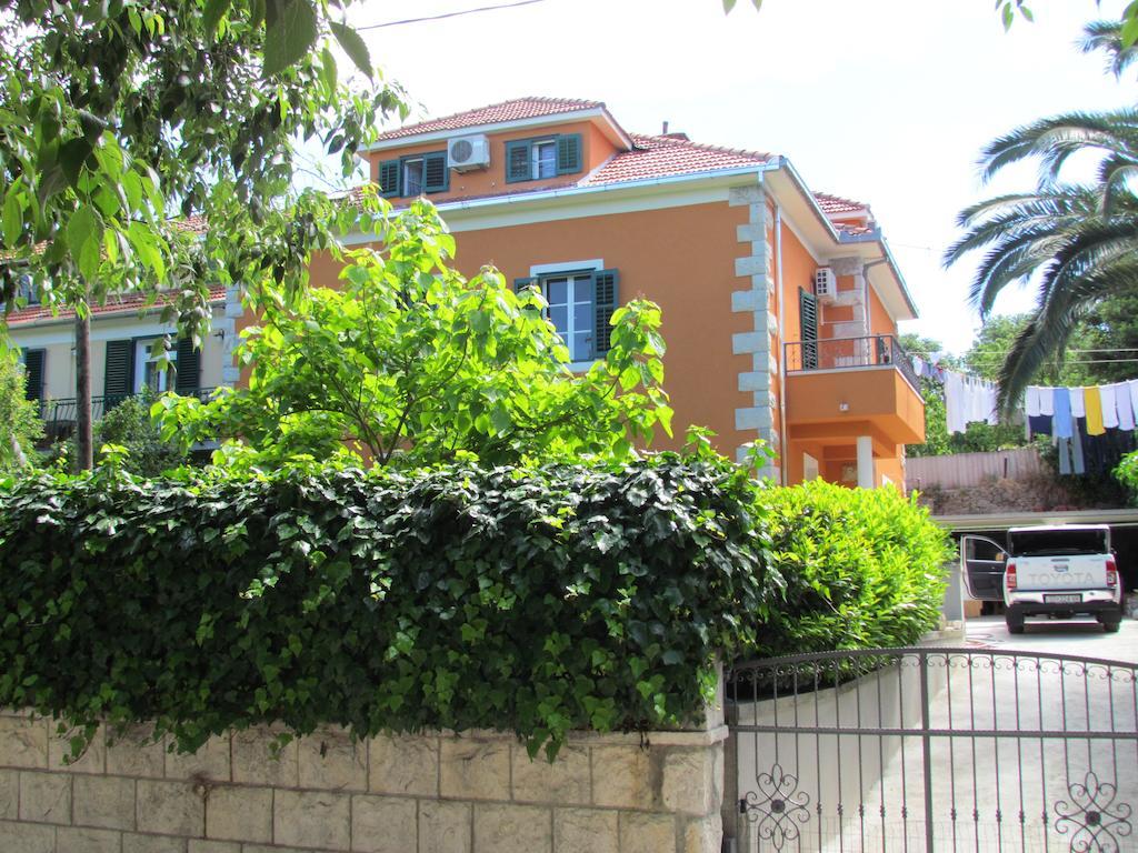 Apartment Bacvice Holiday With Free Parking Сплит Екстериор снимка