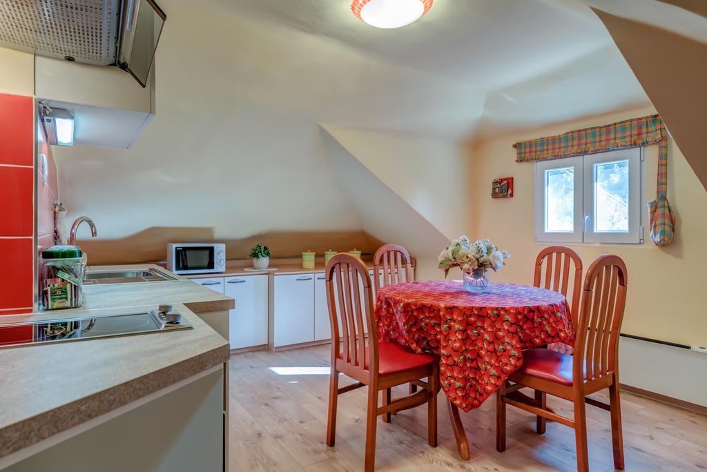 Apartment Bacvice Holiday With Free Parking Сплит Екстериор снимка