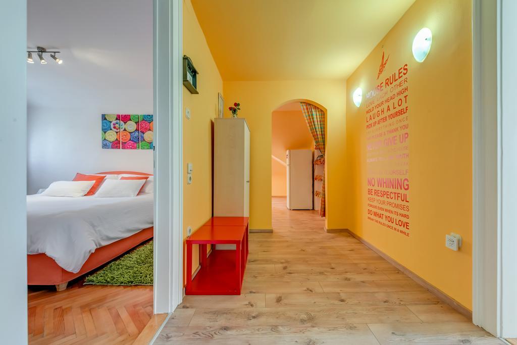 Apartment Bacvice Holiday With Free Parking Сплит Екстериор снимка