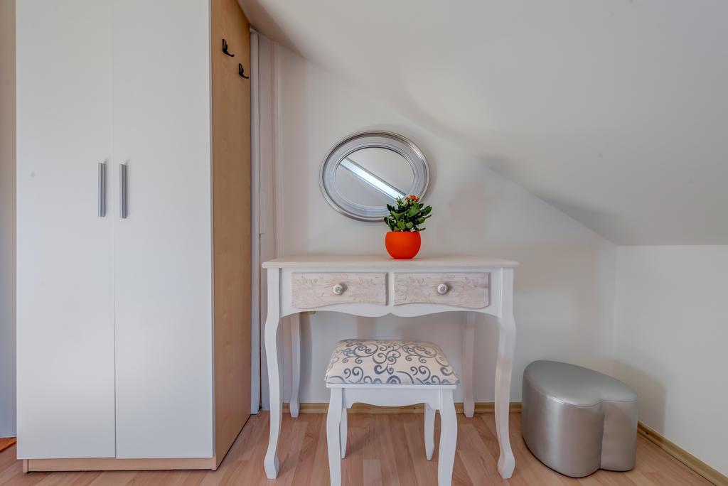 Apartment Bacvice Holiday With Free Parking Сплит Екстериор снимка